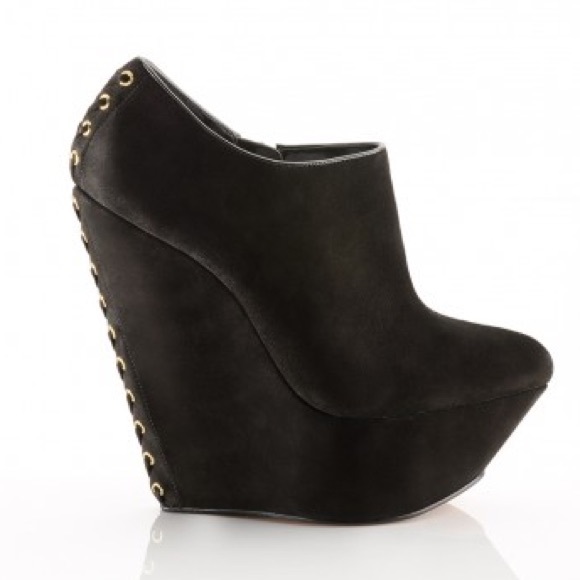 Shoemint Pauline Black Suede Platform Wedge Ankle Bootie Lace Up Gold 5 Boot - Picture 4 of 16